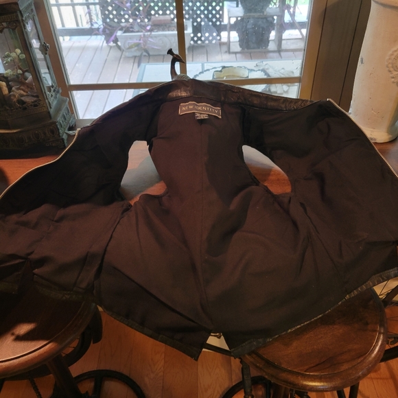 Leather Vest by New Identity in Large - Picture 10 of 12